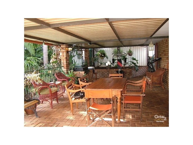 16 Melanda Street, Kelmscott WA 6111