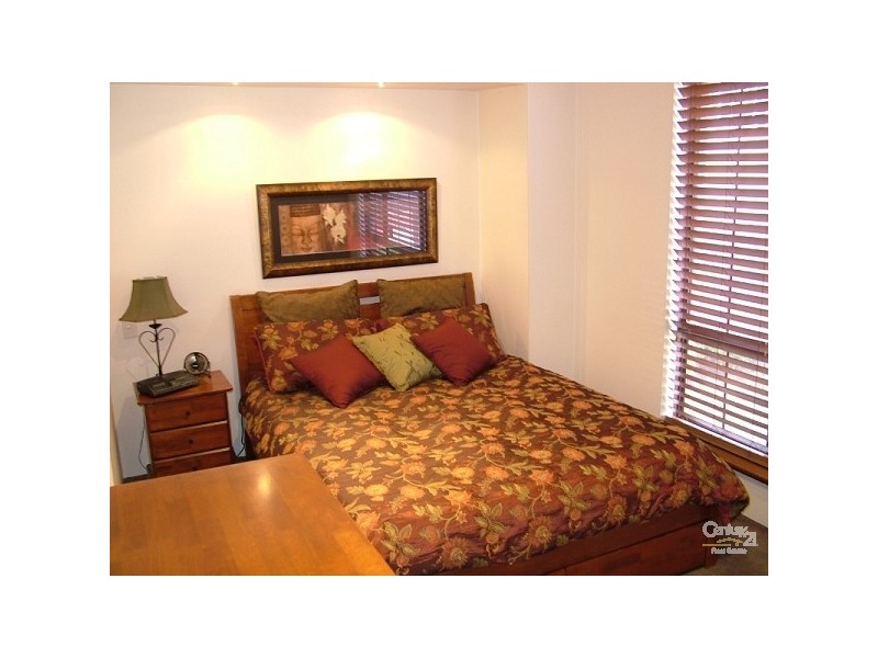 16 Melanda Street, Kelmscott WA 6111