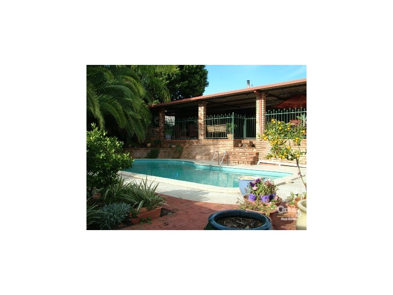 16 Melanda Street, Kelmscott WA 6111