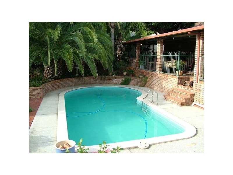 16 Melanda Street, Kelmscott WA 6111