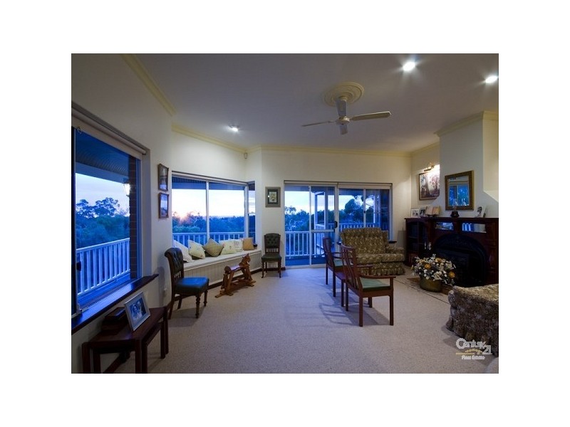 61 Locke View, Bedfordale WA 6112