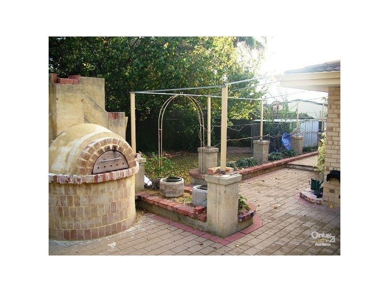 16 Cosgrove Court, Seville Grove WA 6112