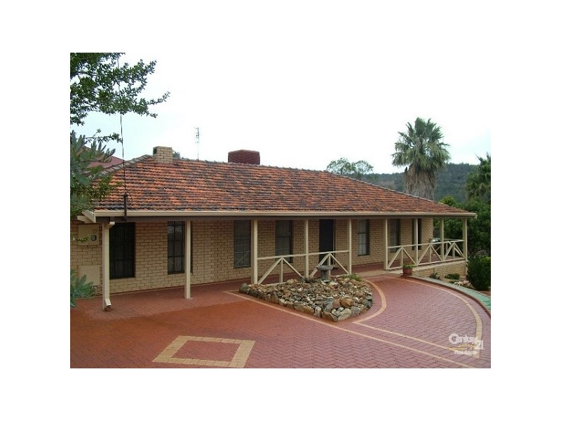 17 Wangoola, Mount Nasura WA 6112