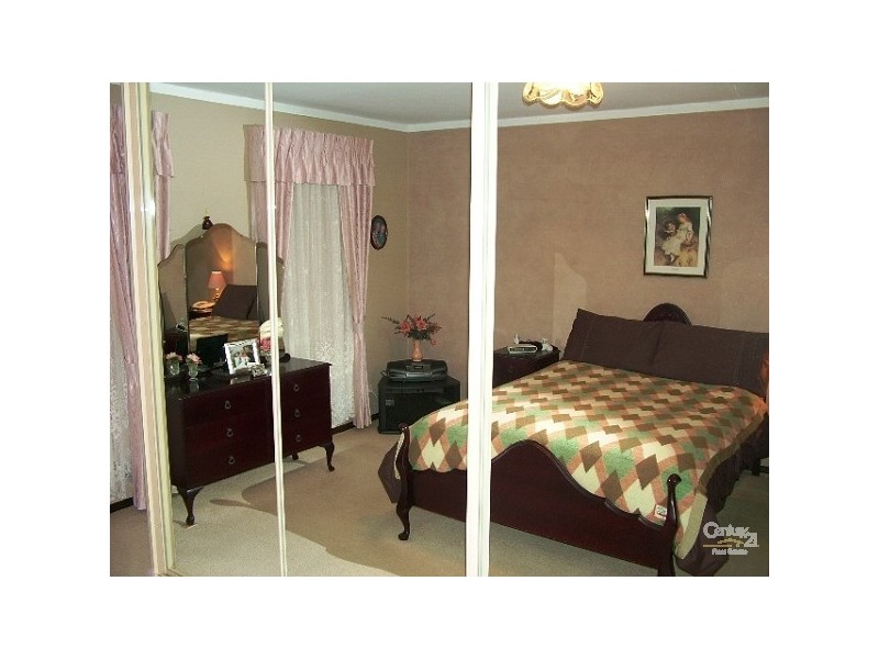 17 Wangoola, Mount Nasura WA 6112