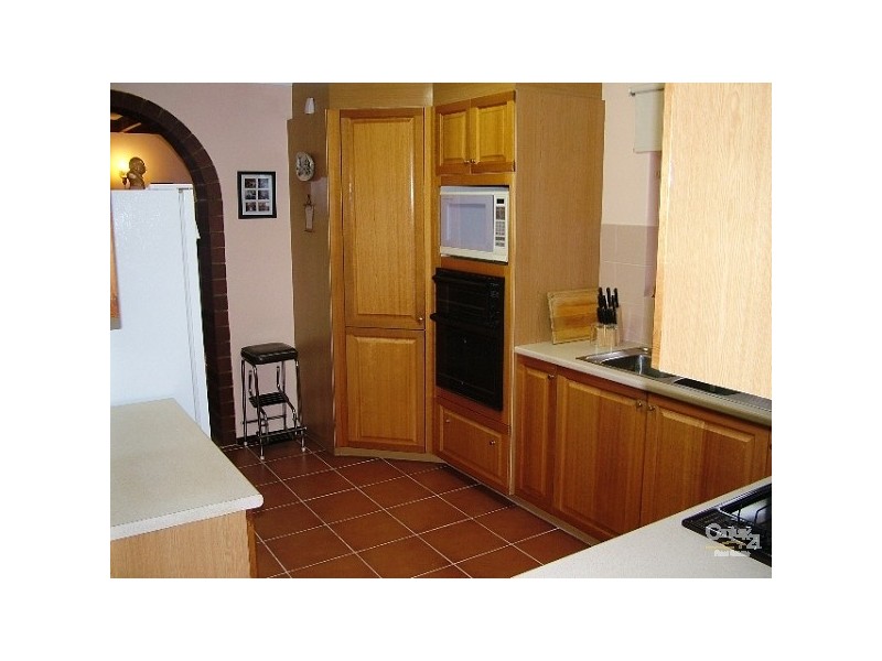 17 Wangoola, Mount Nasura WA 6112