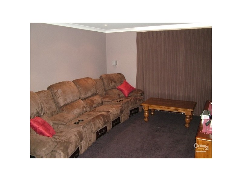 16 McNeil Grove, Jarrahdale WA 6124