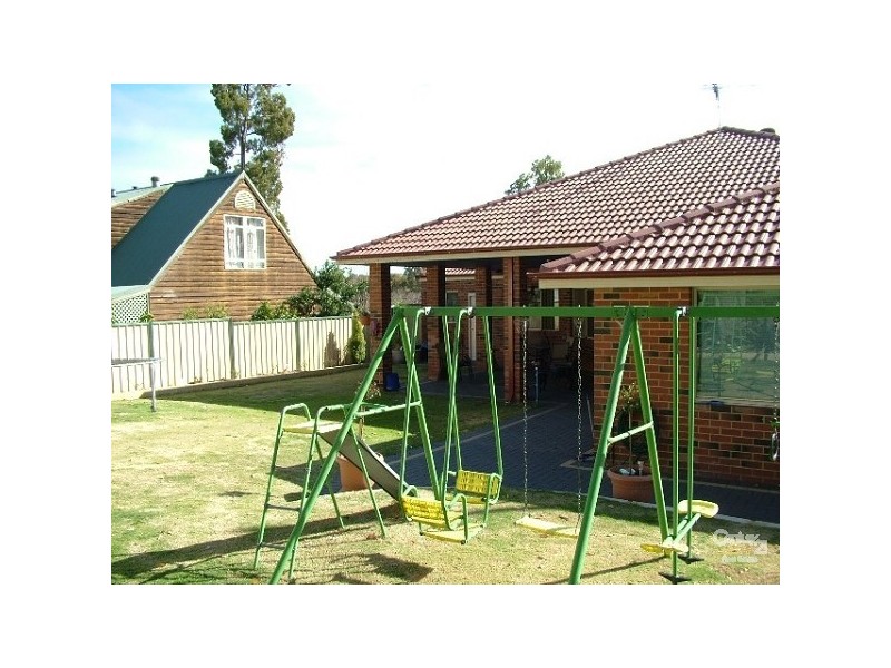 16 McNeil Grove, Jarrahdale WA 6124