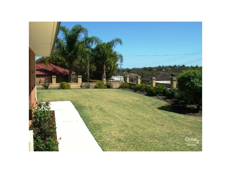 21 Ranford Street, Kelmscott WA 6111