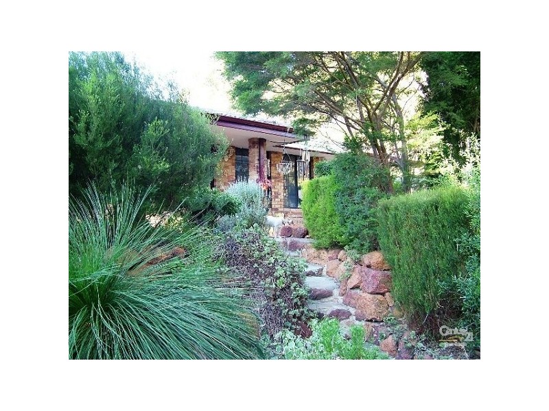 4 Hall Road, Roleystone WA 6111