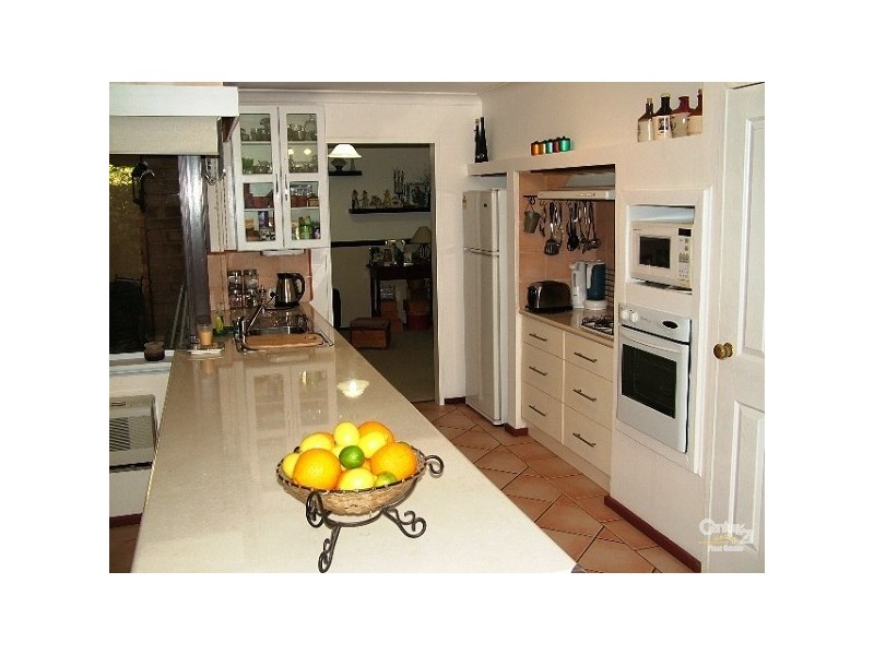 4 Hall Road, Roleystone WA 6111