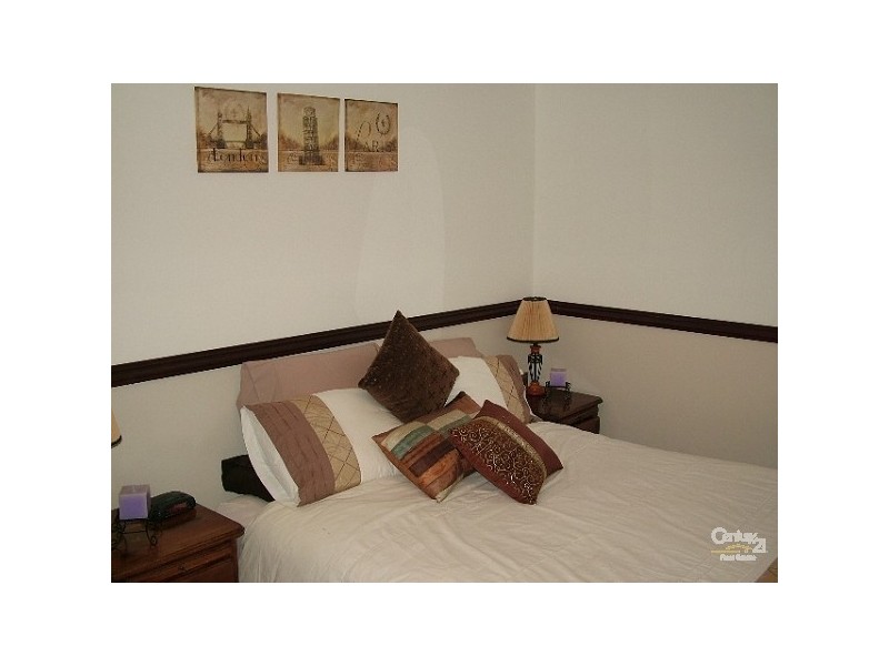 4 Hall Road, Roleystone WA 6111