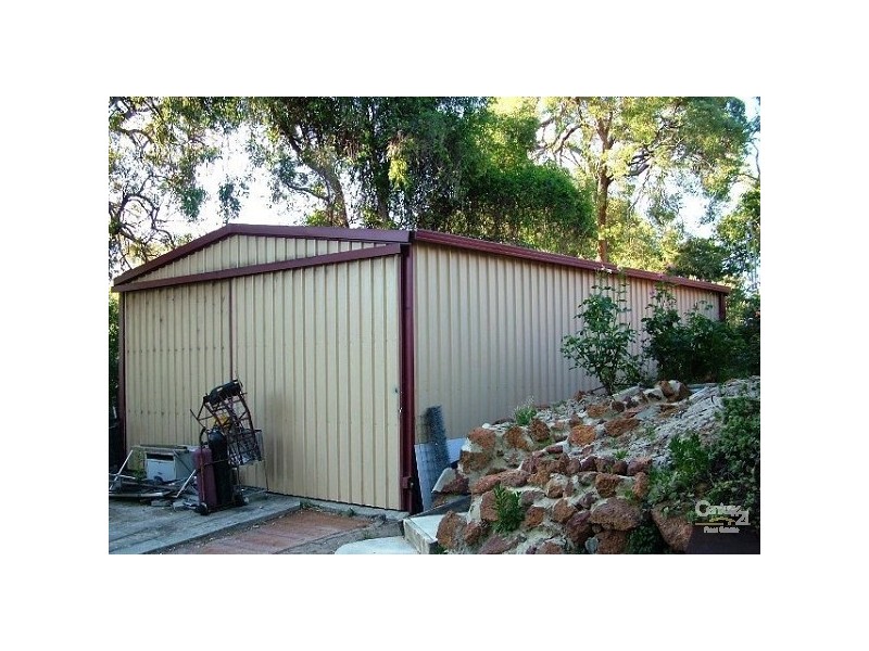 4 Hall Road, Roleystone WA 6111