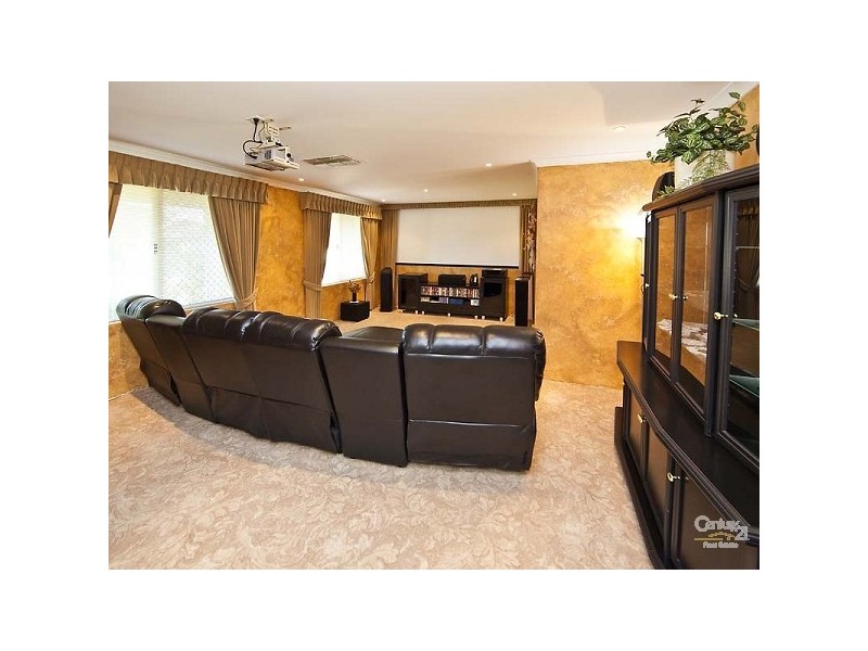 27 Brown Crescent, Seville Grove WA 6112