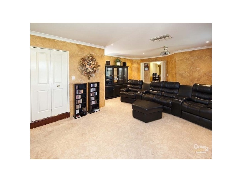 27 Brown Crescent, Seville Grove WA 6112