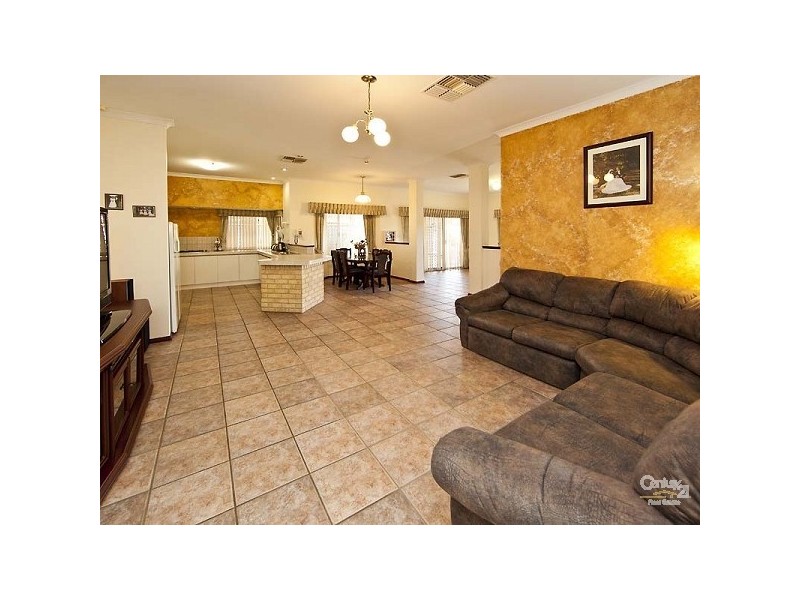 27 Brown Crescent, Seville Grove WA 6112