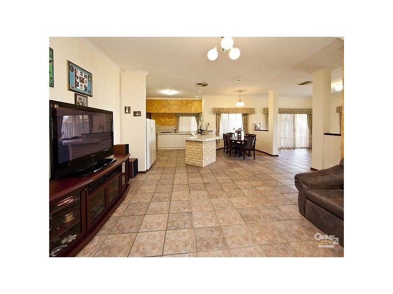 27 Brown Crescent, Seville Grove WA 6112