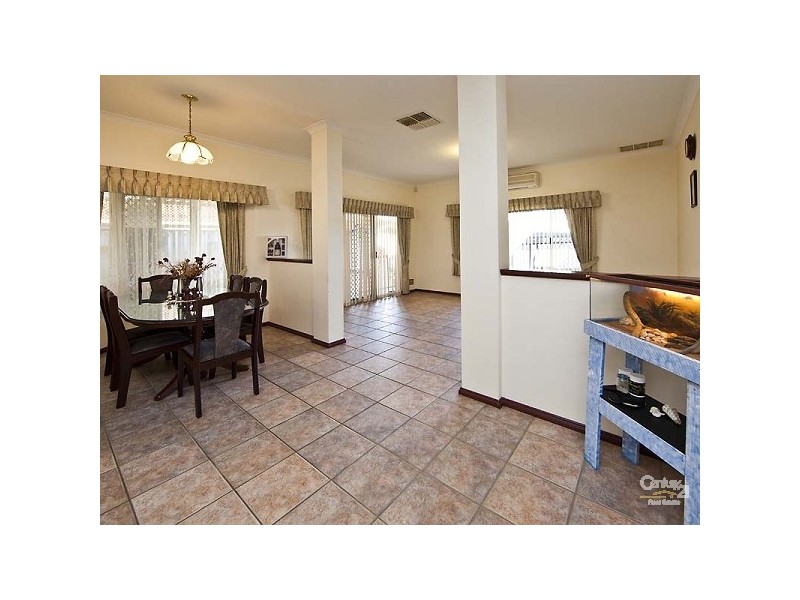 27 Brown Crescent, Seville Grove WA 6112