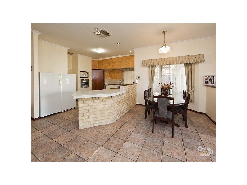 27 Brown Crescent, Seville Grove WA 6112