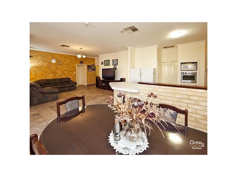 27 Brown Crescent, Seville Grove WA 6112