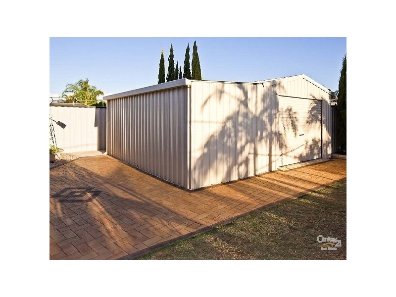 27 Brown Crescent, Seville Grove WA 6112