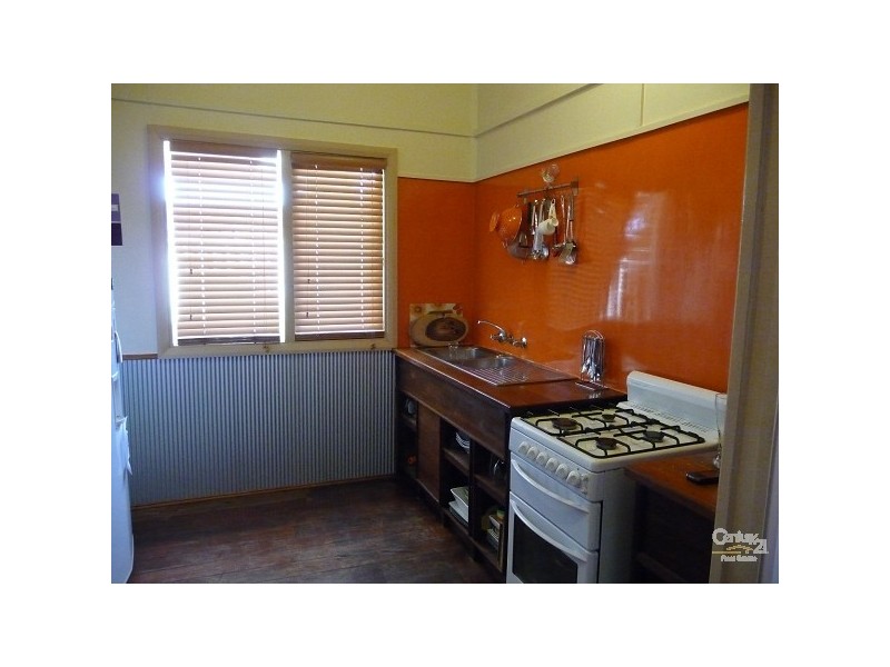 8 Abbey Road, Armadale WA 6112