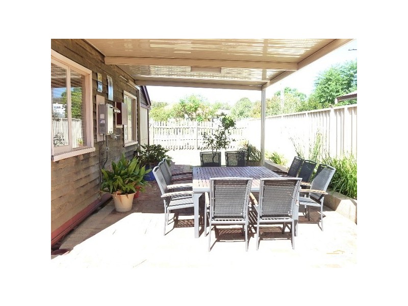 8 Abbey Road, Armadale WA 6112