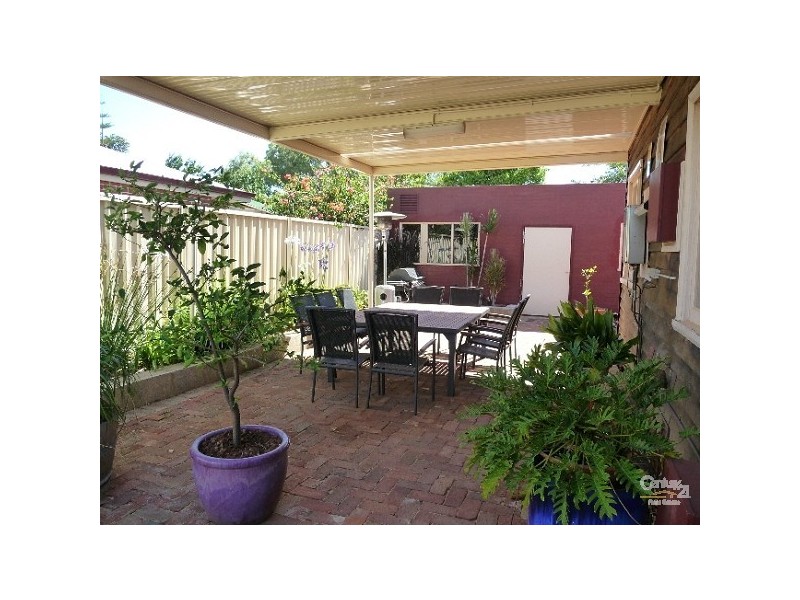 8 Abbey Road, Armadale WA 6112