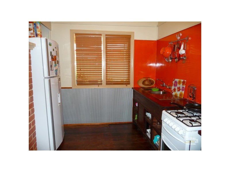 8 Abbey Road, Armadale WA 6112