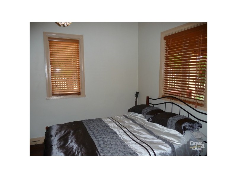 8 Abbey Road, Armadale WA 6112