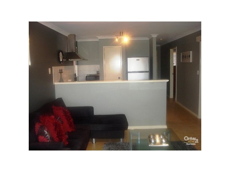 2 / 2 Mainsail Terrace, Yangebup WA 6164