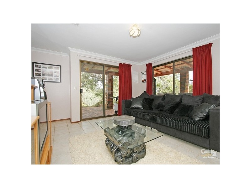 4 Otway Place, Bedfordale WA 6112