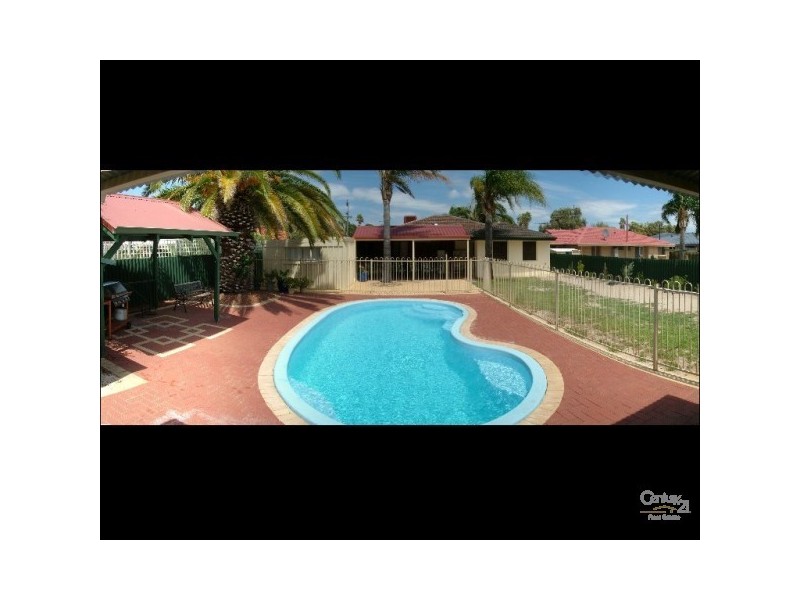 8 Parkfield Road, Kelmscott WA 6111