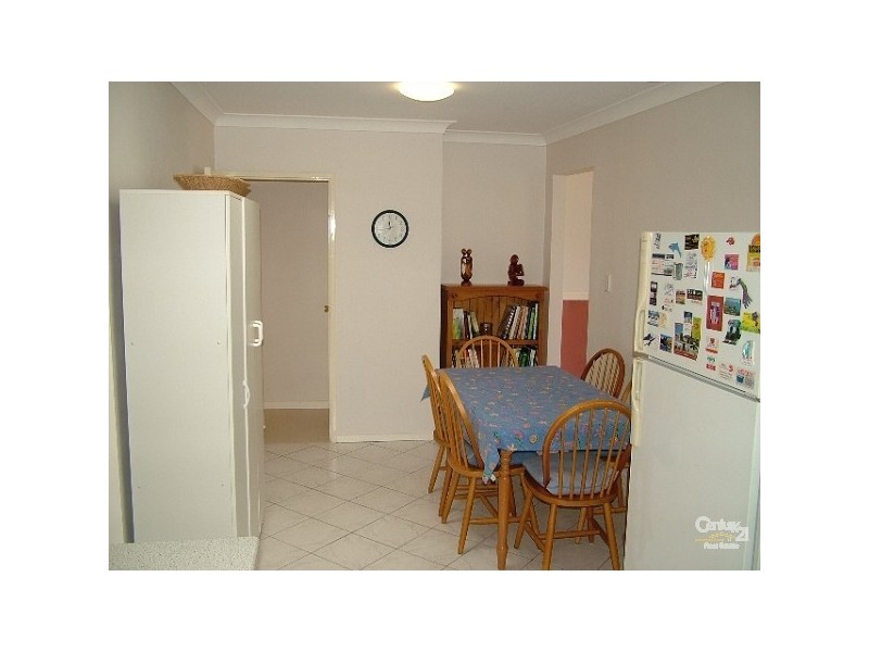 8 Parkfield Road, Kelmscott WA 6111