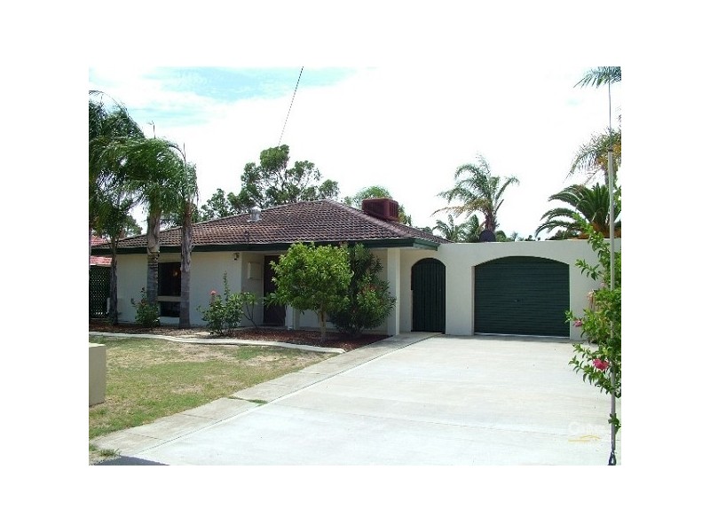 8 Parkfield Road, Kelmscott WA 6111