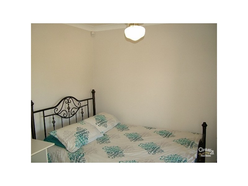 8 Parkfield Road, Kelmscott WA 6111