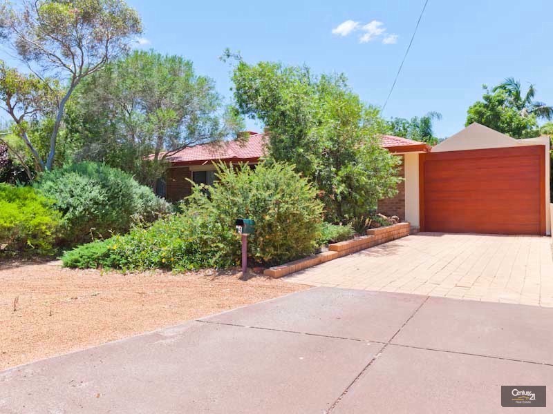 4 Clifton Street, Kelmscott WA 6111