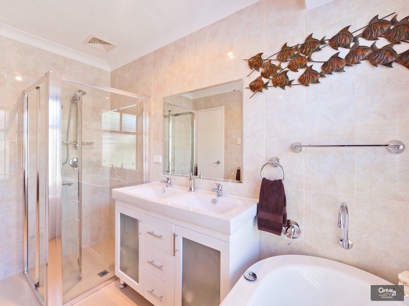 4 Clifton Street, Kelmscott WA 6111