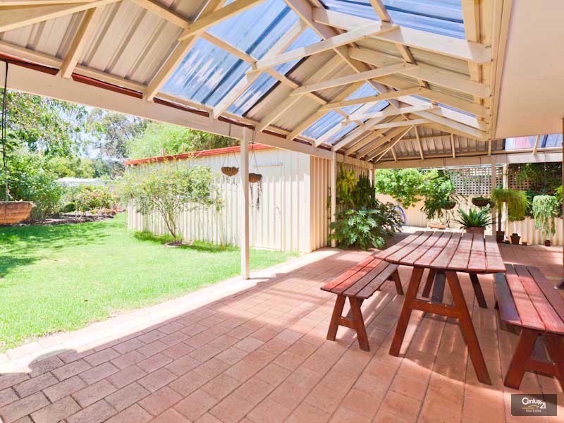 4 Clifton Street, Kelmscott WA 6111
