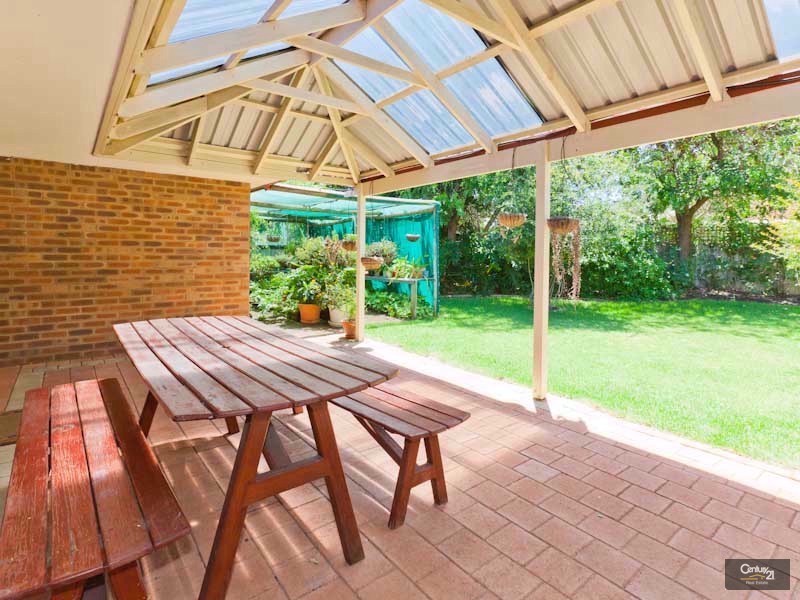 4 Clifton Street, Kelmscott WA 6111