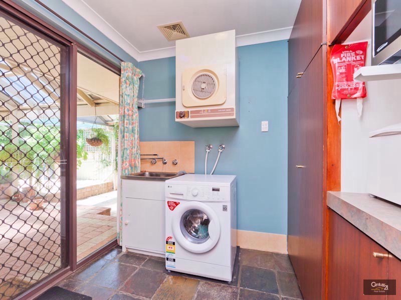 4 Clifton Street, Kelmscott WA 6111