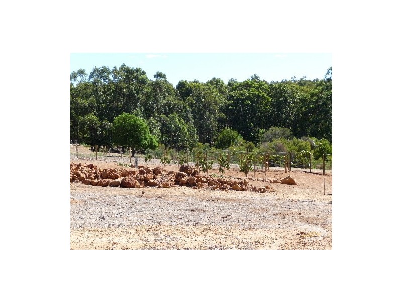 43 Vincent Lookout, Bedfordale WA 6112