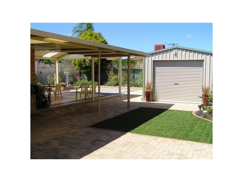 20 Chidzey Drive, Seville Grove WA 6112