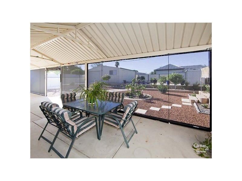 9 Eynesford St, Gosnells WA 6110
