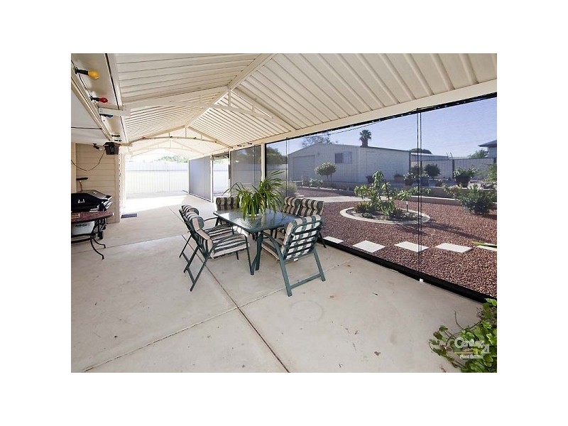 9 Eynesford St, Gosnells WA 6110
