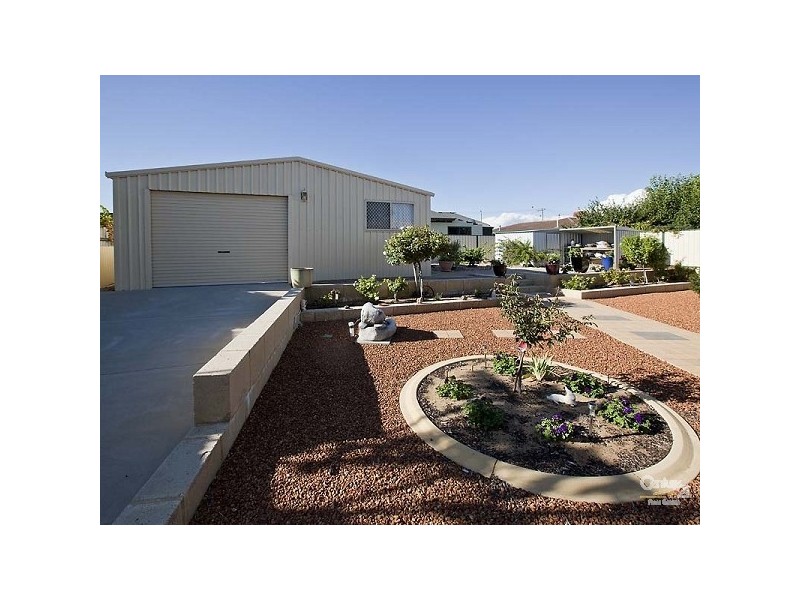 9 Eynesford St, Gosnells WA 6110