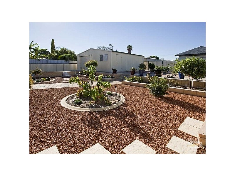9 Eynesford St, Gosnells WA 6110