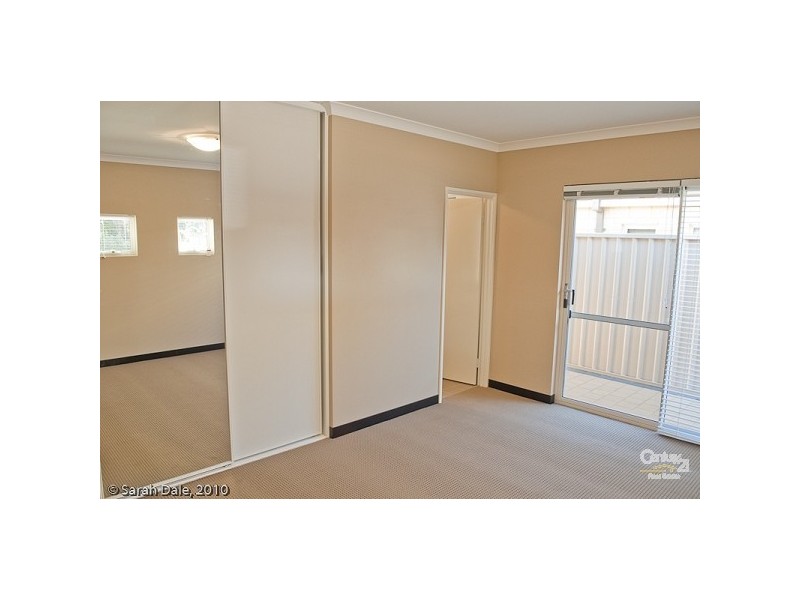 28 Gladstone Rd, Armadale WA 6112