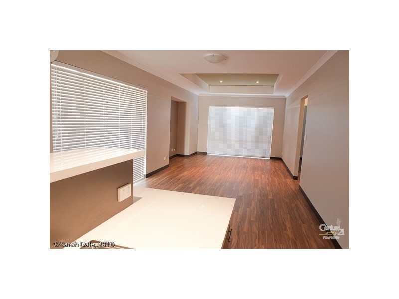 28 Gladstone Rd, Armadale WA 6112