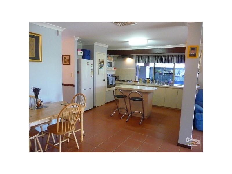 175 Seville Drive, Seville Grove WA 6112