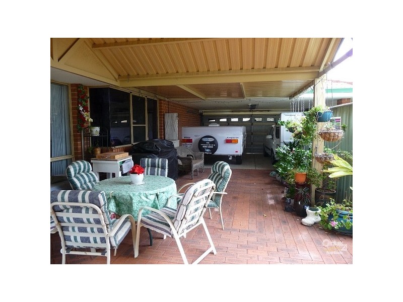 175 Seville Drive, Seville Grove WA 6112